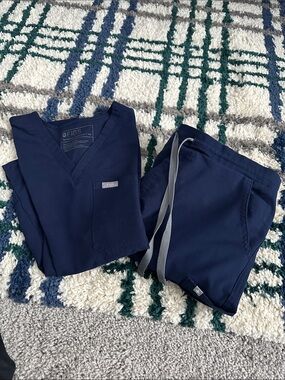 Figs Navy Medical Scrub Top and Pants Set